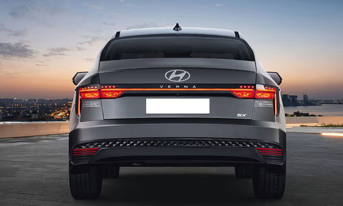 Hyundai Verna SX+